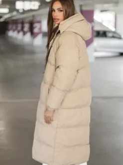 Kurtka zimowa damska długa pikowana beżowa JS/5M3163/62Z^Ozonee Fashion