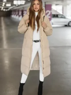 Kurtka zimowa damska długa pikowana beżowa JS/5M3163/62Z^Ozonee Fashion