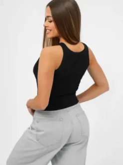 Top damski na ramiączkach czarny JS/96T665/3^Ozonee Outlet